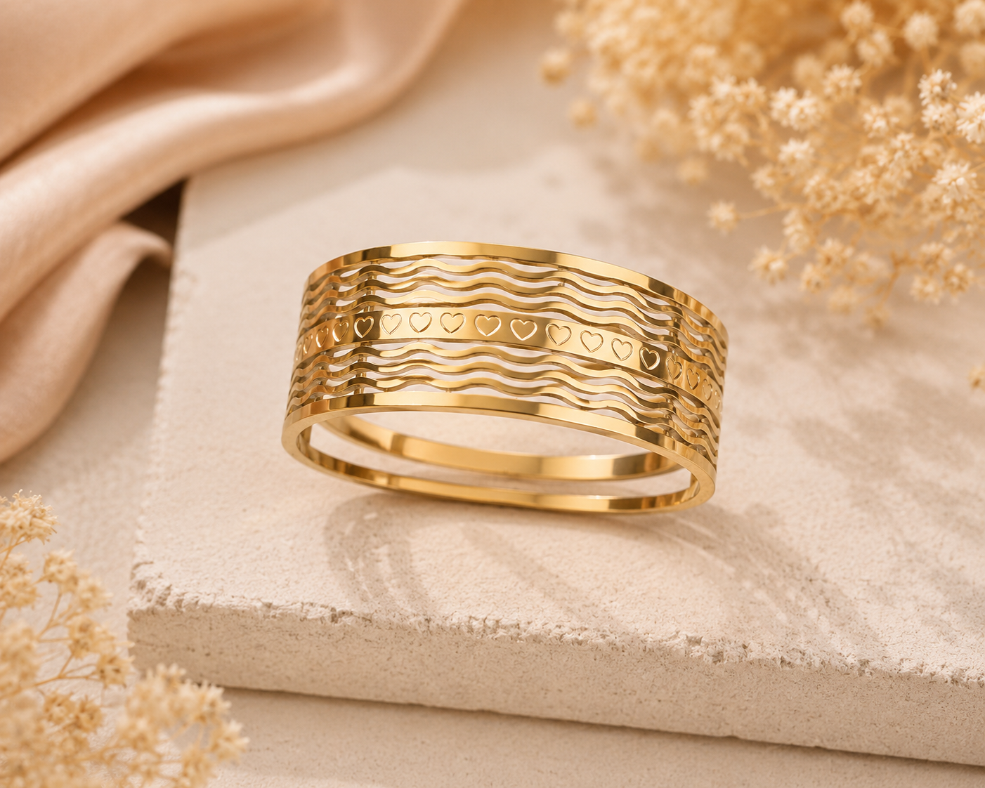 Wave & Heart Gold Bracelet